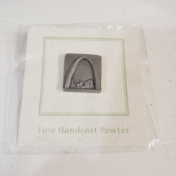Handcast PEWTER Jim Clift Design, Inc. Pewter St. Louis Gateway Arch Lapel Pin - Picture 2 of 6